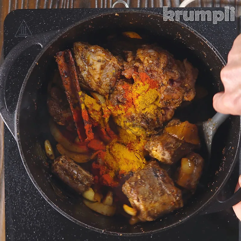 Oxtail Curry process shot 9 of 12
