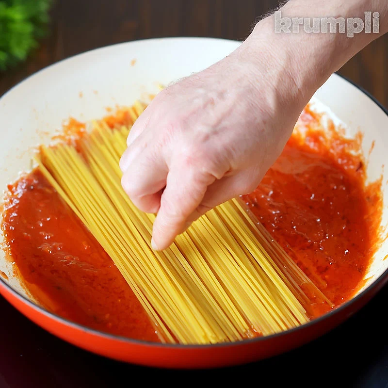 Spaghetti all'Assassina process shot 6 of 9