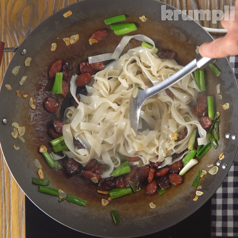Char Kway Teow process shot 3 of 8
