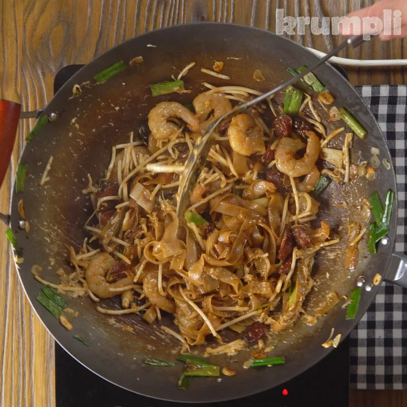 Char Kway Teow process shot 6 of 8
