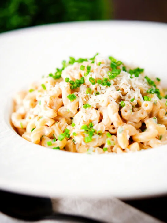 Creamy Philadelphia or cream cheese pasta with garlic and chives.