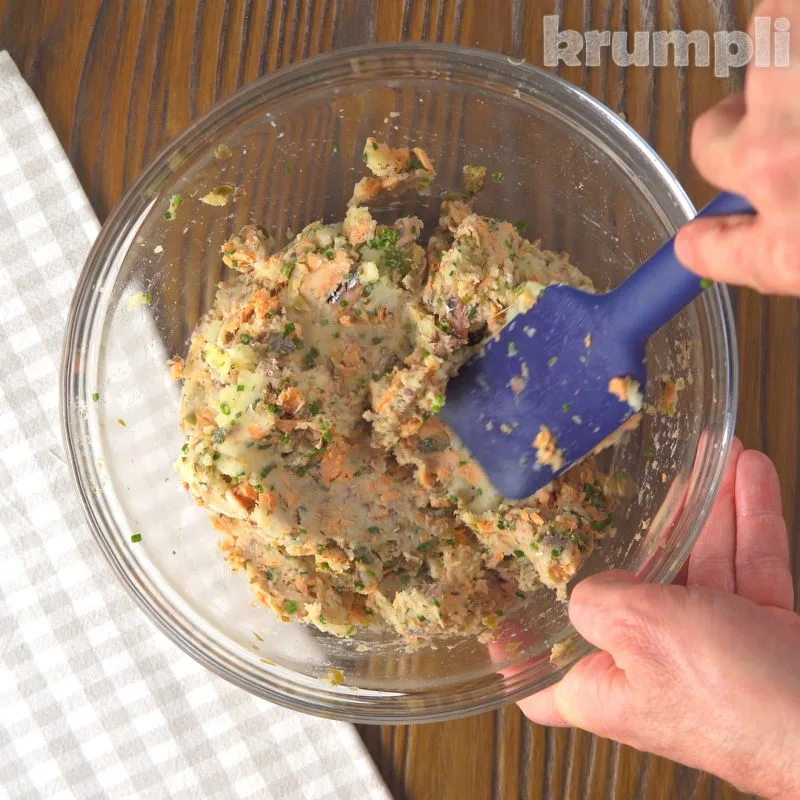 Salmon Fish Cakes process shot 2 of 5