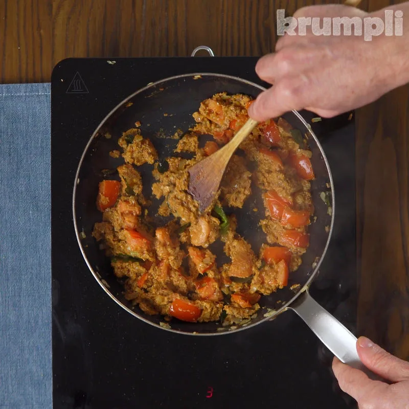 Andhra Chicken Curry Process shot 6 of 9