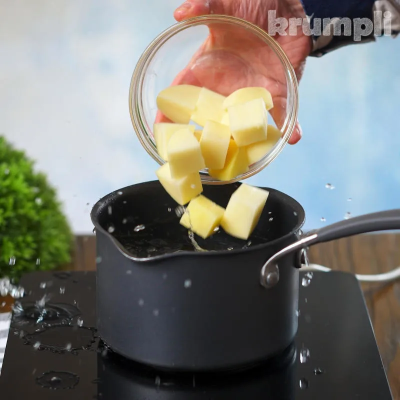 Brass&oacute;i Apr&oacute;pecsenye Process Shot 1 of 6