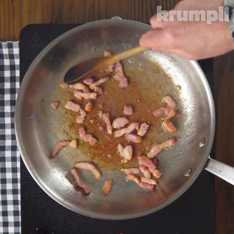 Brass&oacute;i Apr&oacute;pecsenye Process Shot 2 of 6