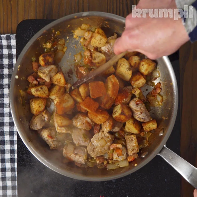 Brass&oacute;i Apr&oacute;pecsenye Process Shot 6 of 6