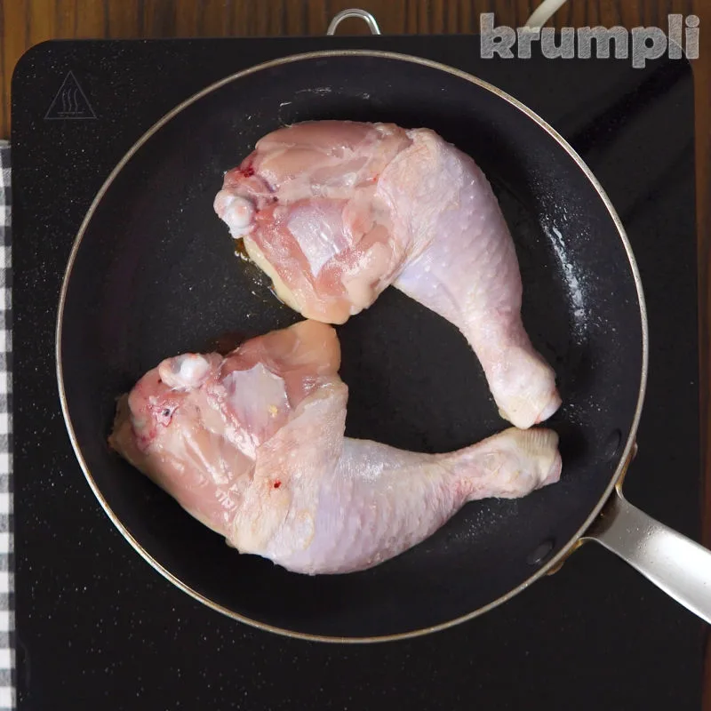 Roasted Chicken with Lemon and Thyme process Shot 1 of 4