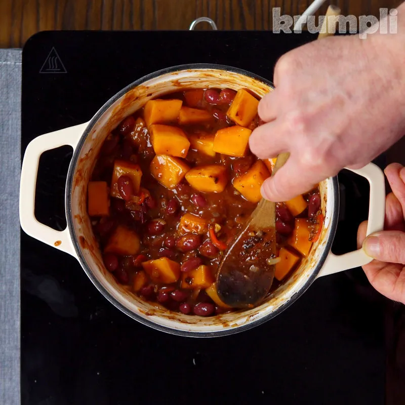 Butternut Squash Chilli Process shot 4 of 5