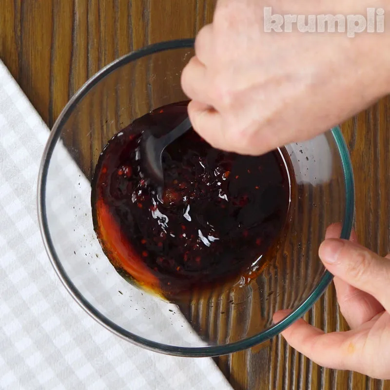 Garlic Chicken Noodles Process Shot 1 of 5